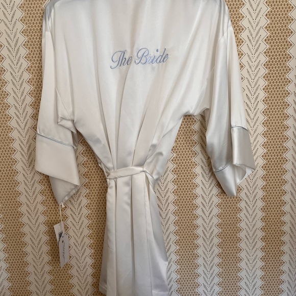 In Bloom Bride Robe - Picture 2 of 5